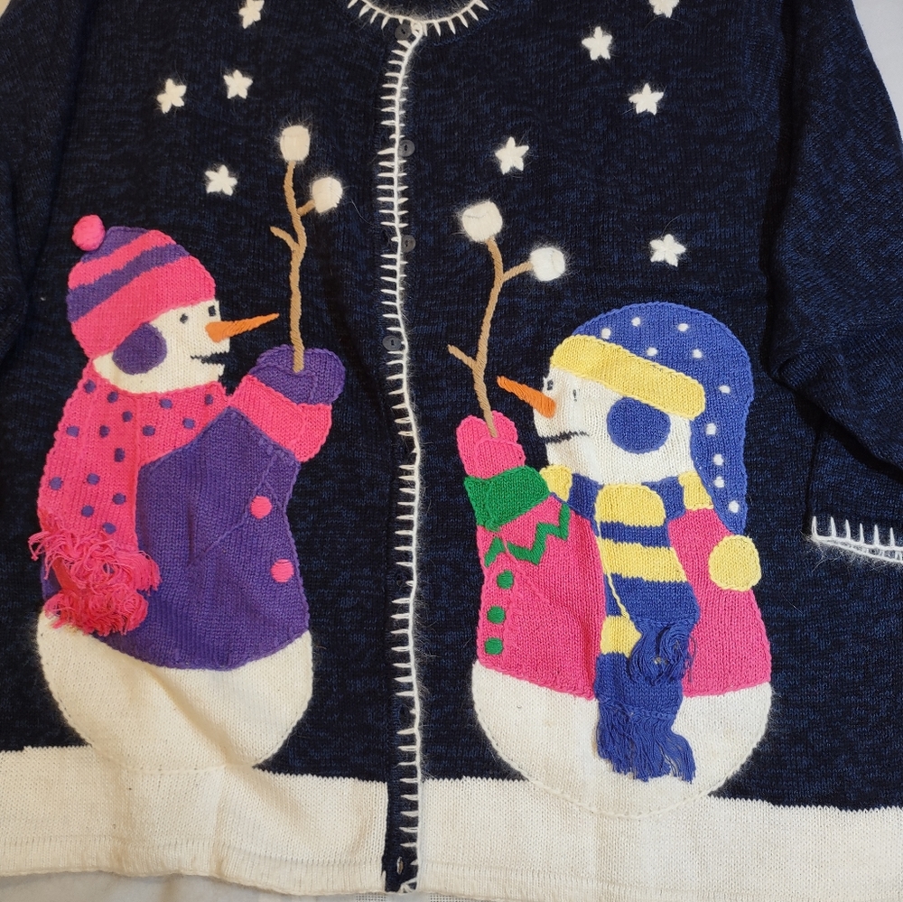 Women's NWOT Sweater m3